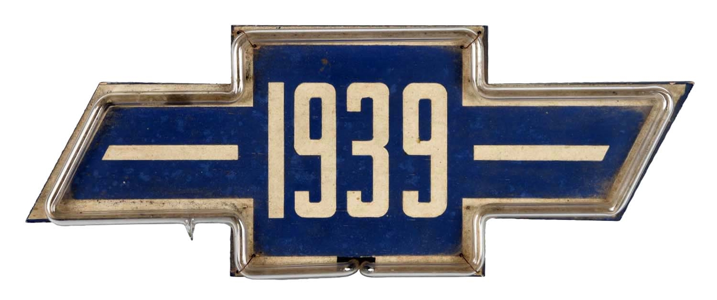 (CHEVROLET) NEON BOWTIE 1939 SIGN.                