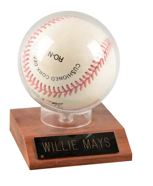 WILLIE MAYS AUTOGRAPHED BASEBALL.                 