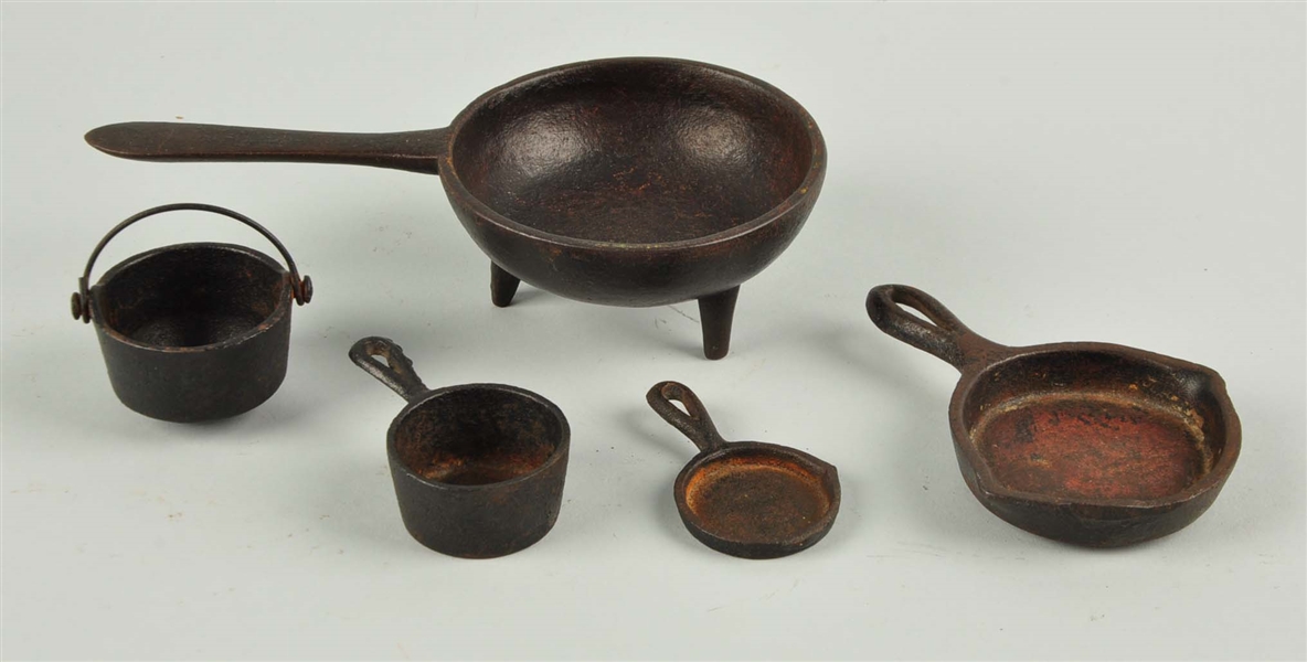 LOT OF 5: CAST IRON ASSORTED POT & SKILLETS TOYS.