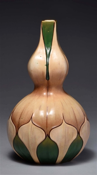 AMPHORA CERAMIC DOUBLE GOURD STYLIZED VASE.       