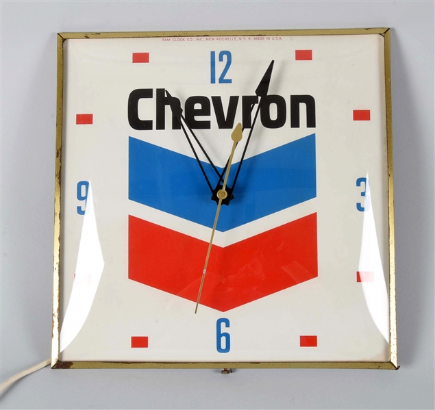 CHEVRON W/ LOGO ELECTRIC CLOCK.