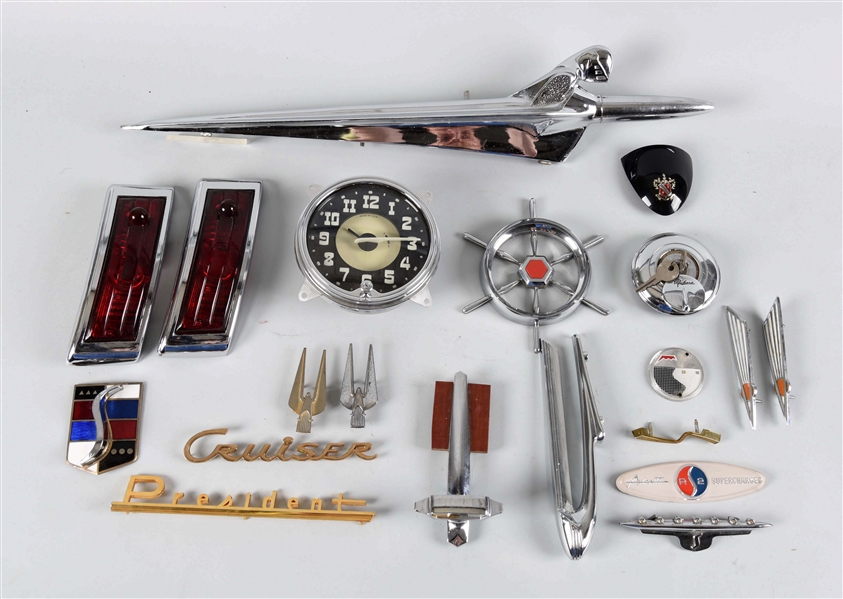 LARGE LOT OF STUDEBAKER & PACKARD ITEMS.