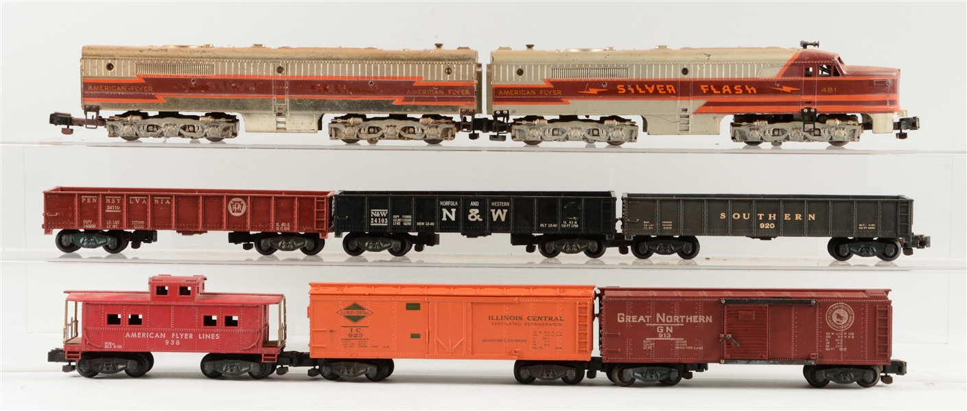LOT OF 8: AMERICAN FLYER SILVER FLASH FREIGHT CAR SET.