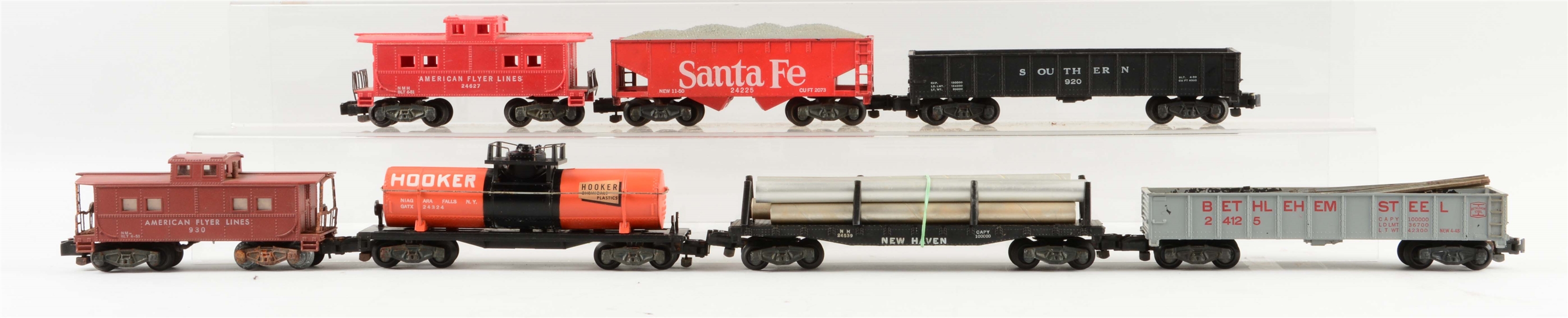 LOT OF 7: FREIGHT CARS.