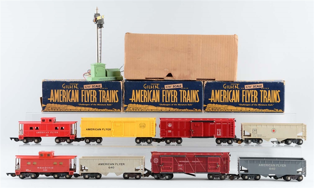 LOT OF 9:  NO. 761 SEMAPHORE & AMERICAN FLYER ROLLING STOCK.