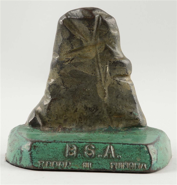 CAST IRON BOY SCOUT OF AMERICA MONUMENT DOORSTOP.