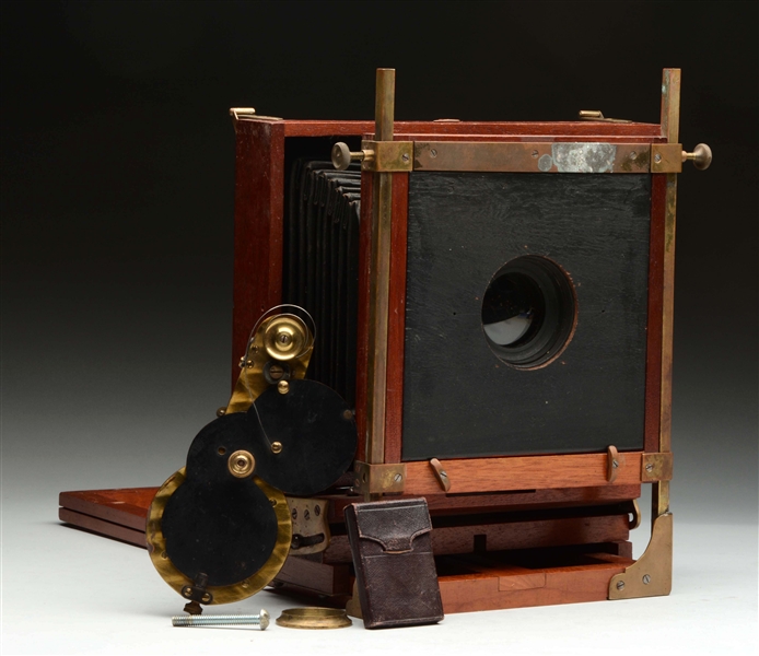 VINTAGE BOX CAMERA.