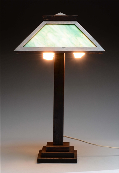 MISSION ARTS & CRAFTS LAMP WITH SLAG GLASS SHADE. 