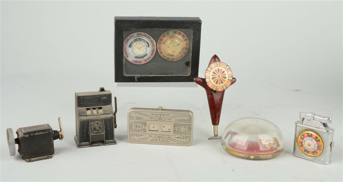 LOT OF 7: ASSORTED GAMBLING ITEMS