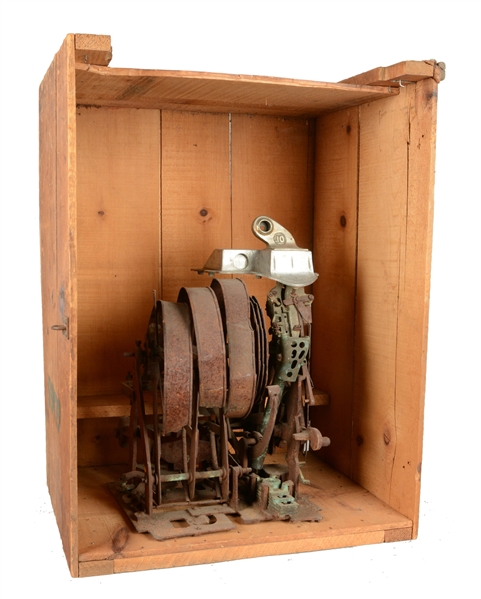 10¢ SLOT MACHINE MECHANISM WITH SHIPPING CRATE