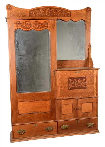 AMERICAN OAK GENTLEMANS DRESSER WITH MIRRORS. 