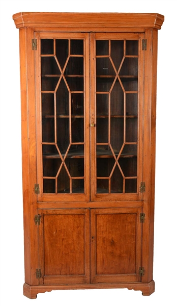 RARE EARLY AMERICAN CORNER CABINET. 