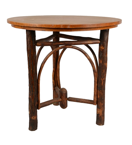 ANTIQUE ROUND WOODEN TABLE.