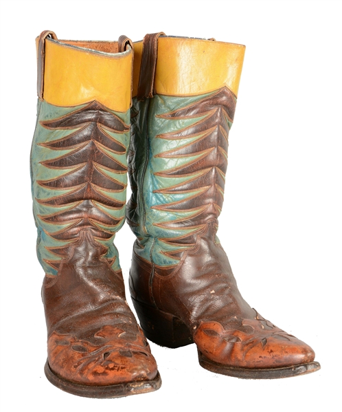 FANCY STICHED WESTERN BOOTS.