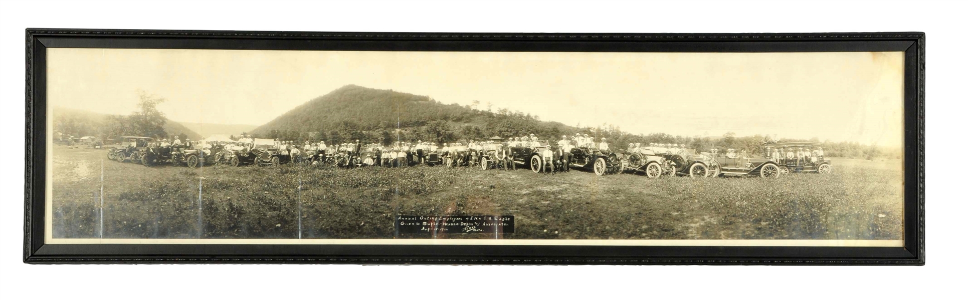 1912 PAMORAMIC PHOTOGRAPHY OF EARLY AUTOS.