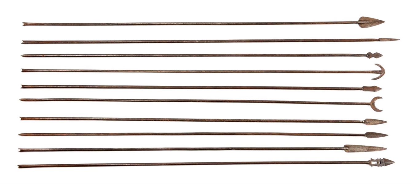COLLECTION OF EARLY CHINESE ARROWS.