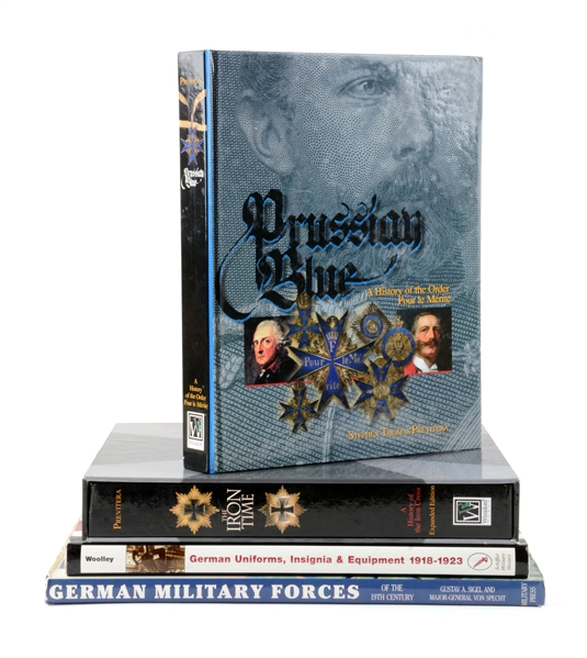 LOT OF 4: GERMAN & PRUSSIAN IMPERIAL & WWI PERIOD UNIFORM, MEDAL, & BADGE HARDCOVER BOOKS.