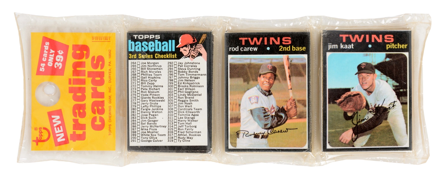 1971 TOPPS BASEBALL RACK PACK WITH ROD CAREW ON TOP. 
