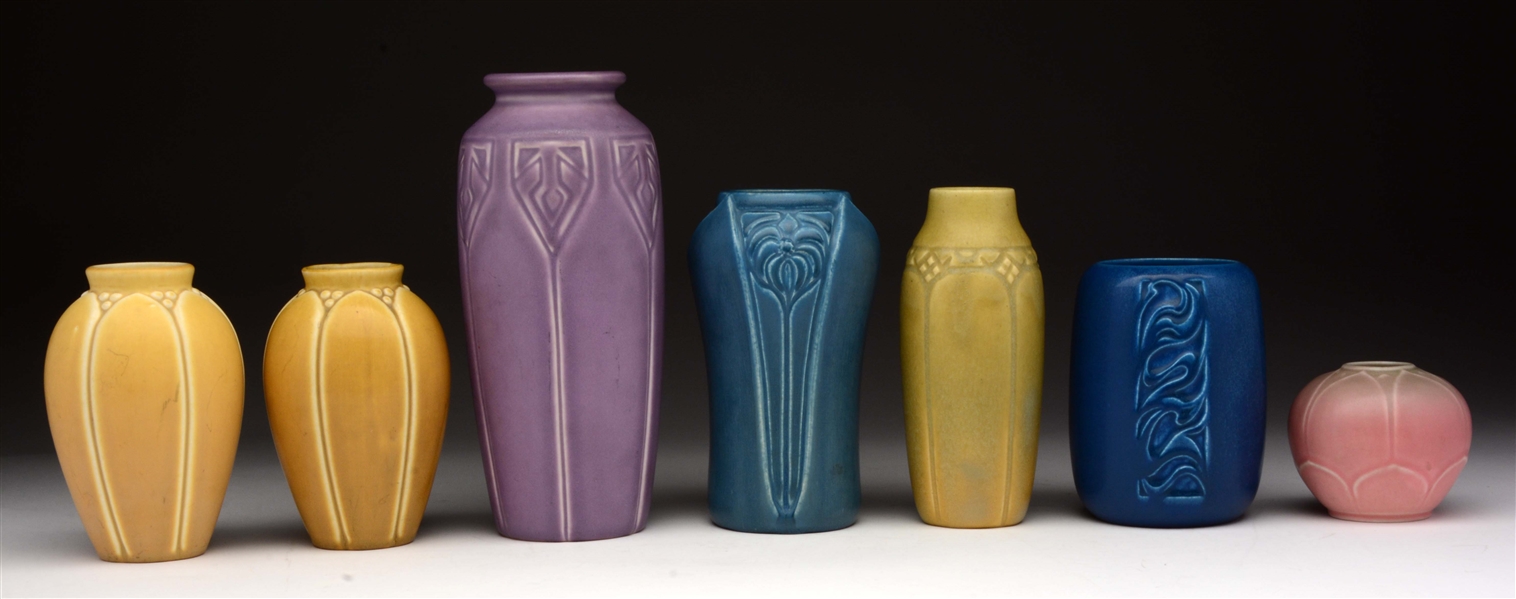 LOT OF 7: ROOKWOOD PRODUCTION VASES. 