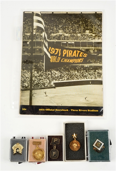 LOT OF 6: PITTSBURGH PIRATES PRESS PINS & A 1972 OPENING DAY PROGRAM.