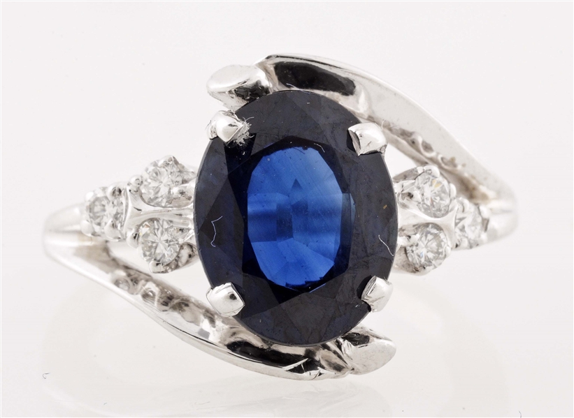 NATURAL SAPPHIRE RING.