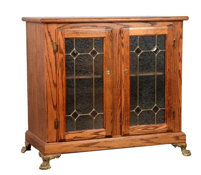  DOUBLE GLASS DOOR OAK SLOT MACHINE STAND.