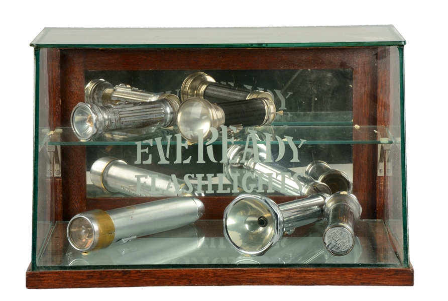 LOT OF 6: EVEREADY FLASHLIGHTS DISPLAY CASE WITH FLASHLIGHTS.