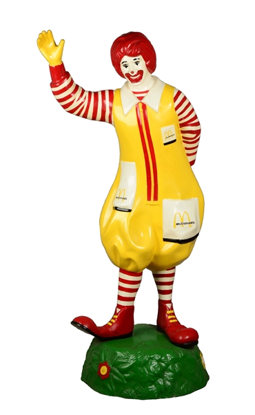 RONALD MCDONALD STATUE.