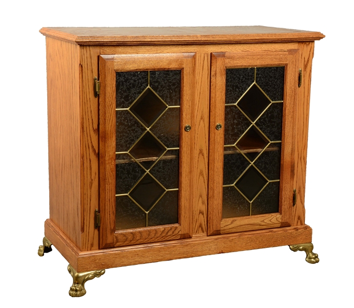 OAK WOOD GLASS FRONT DOUBLE SLOT MACHINE STAND. 