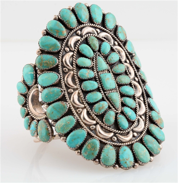 STERLING SILVER AND TURQUOISE BRACELET. 