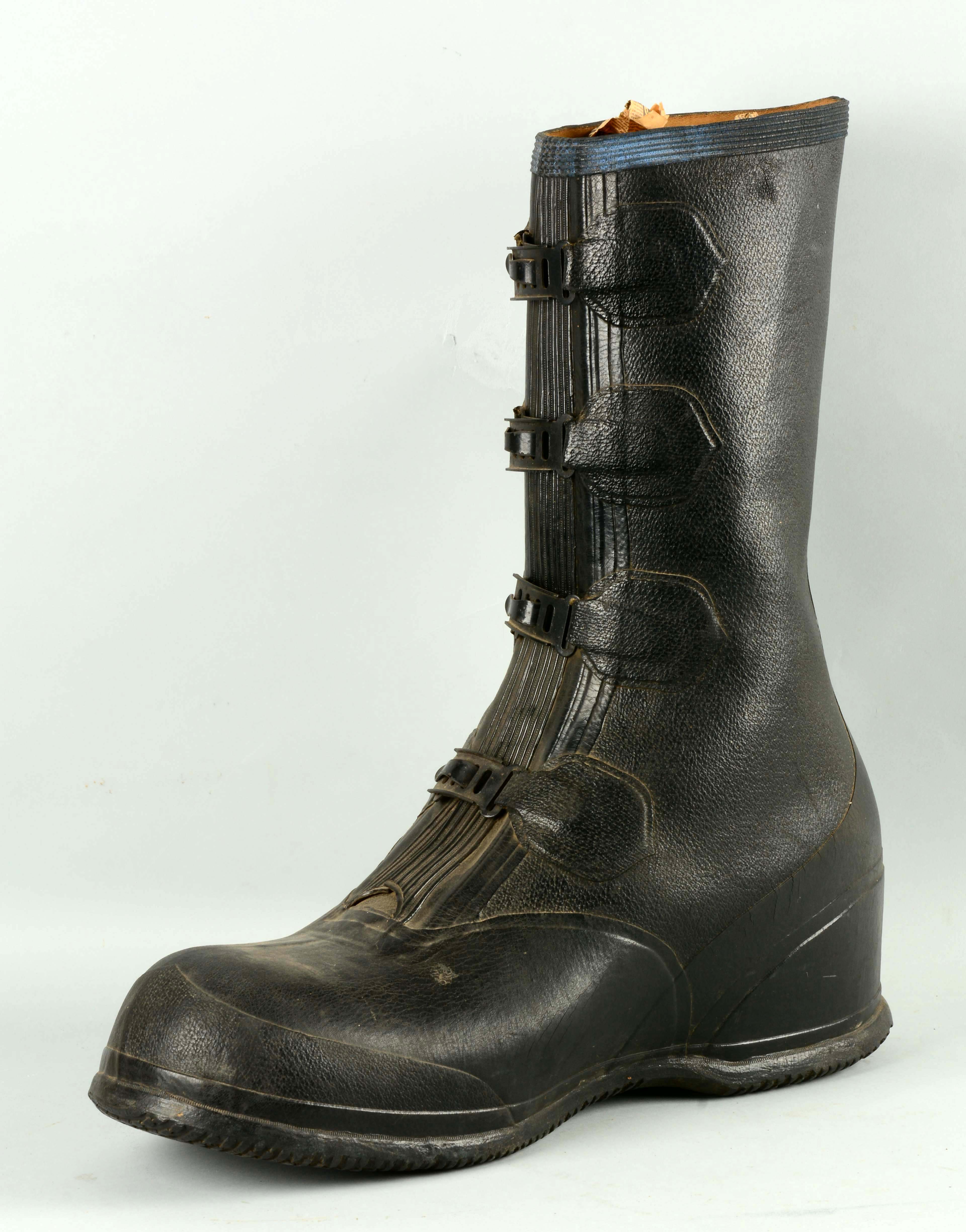 Lot Detail - OVERSIZED US ROYAL RUBBER BOOT DISPLAY.