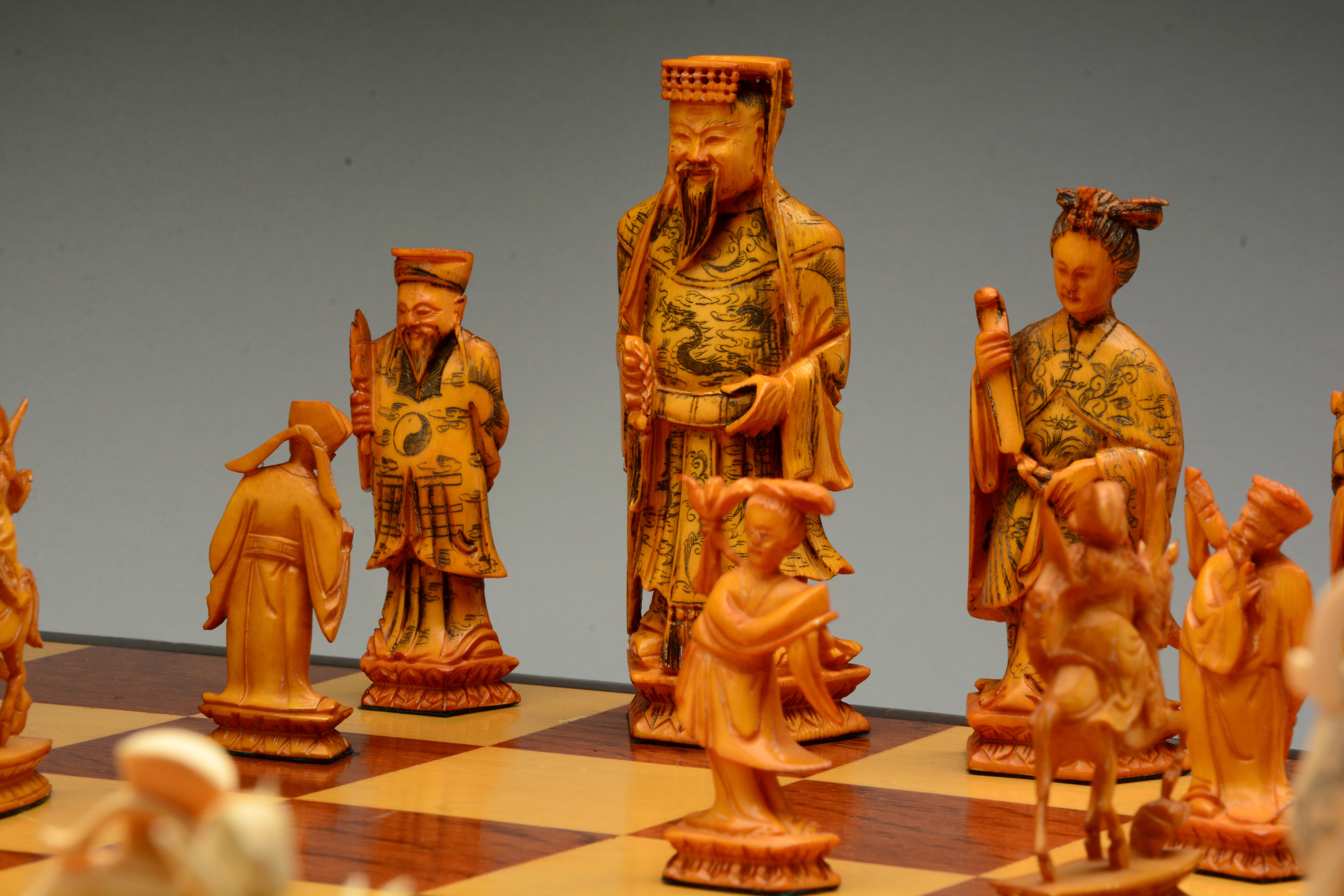 Lot Detail - HAND CARVED IVORY CHESS SET.