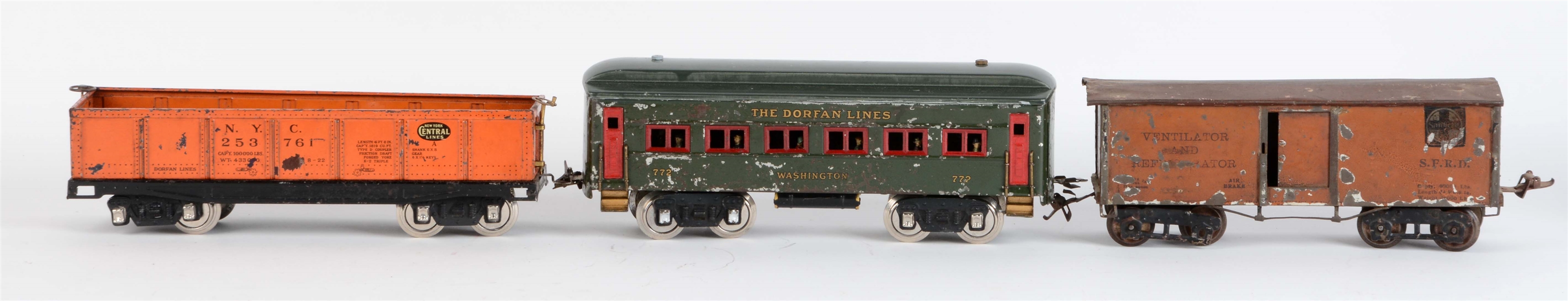 LOT OF 3: ASSORTED TRAIN CARS. 