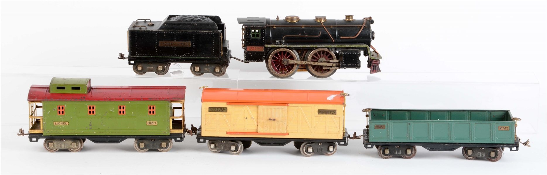 LOT OF 5: LIONEL NO. 384 LOCOMOTIVE & FREIGHT CARS. 