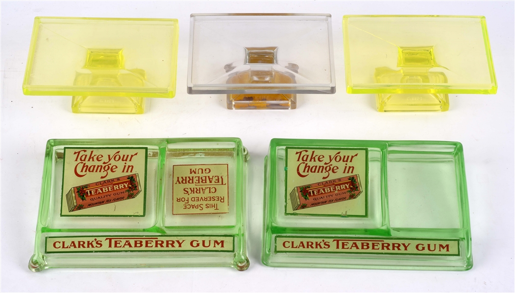 LOT OF 5: TEABERRY GLASS CHEWING GUM DISPLAYS.