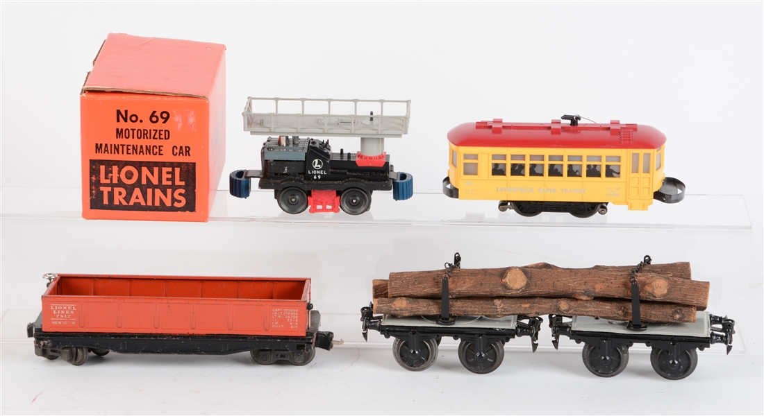 LOT OF 4: LIONEL & MARKLIN FREIGHT CARS.