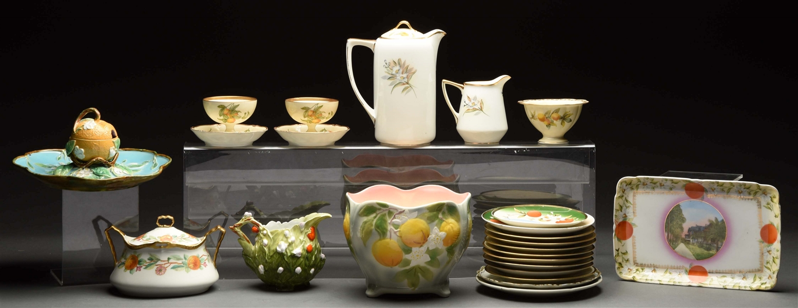 LOT OF CHINA PIECES DECORATED WITH ORANGES.