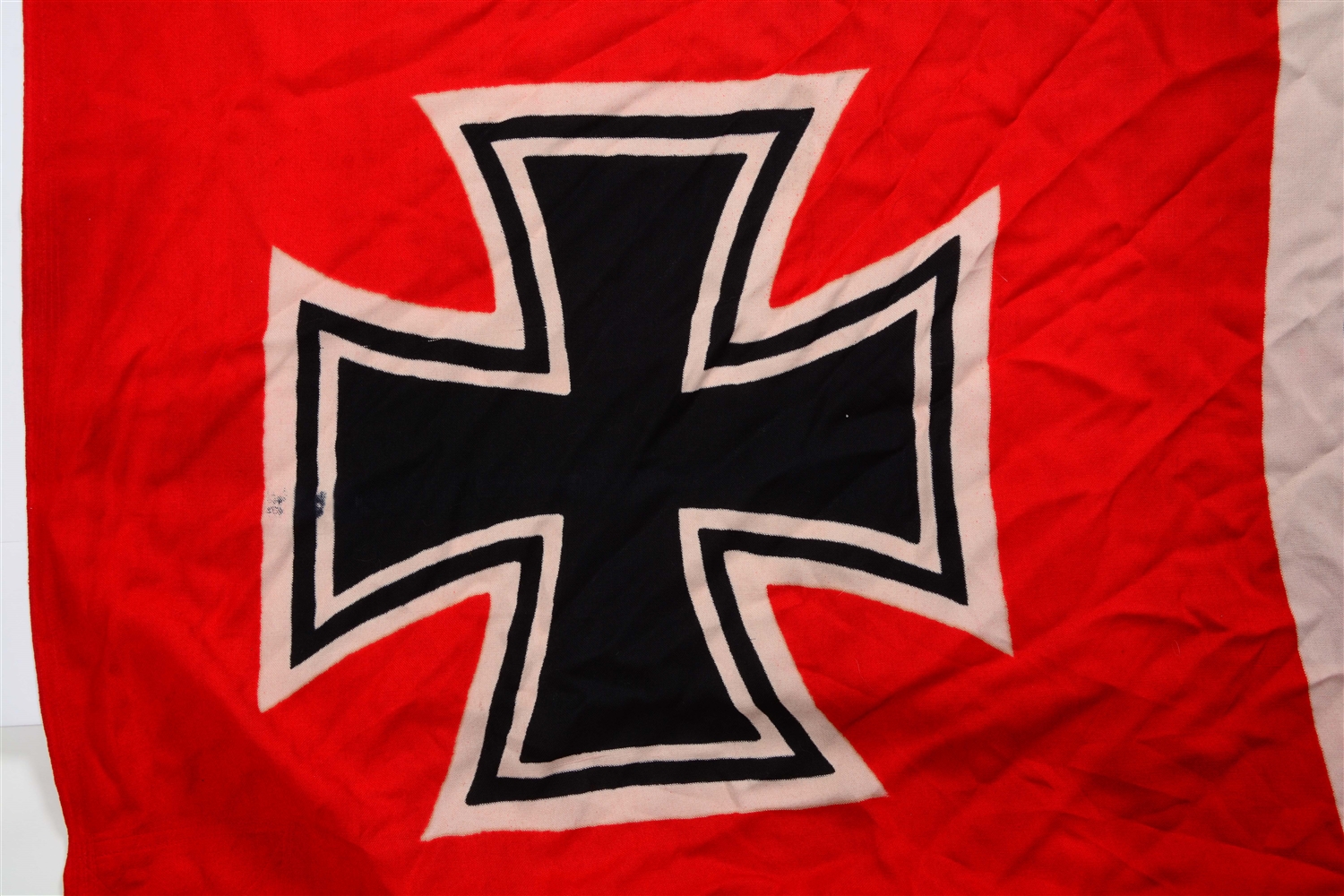 Lot Detail - LARGE 6 - 1/2' X 11' NAZI BATTLE FLAG.