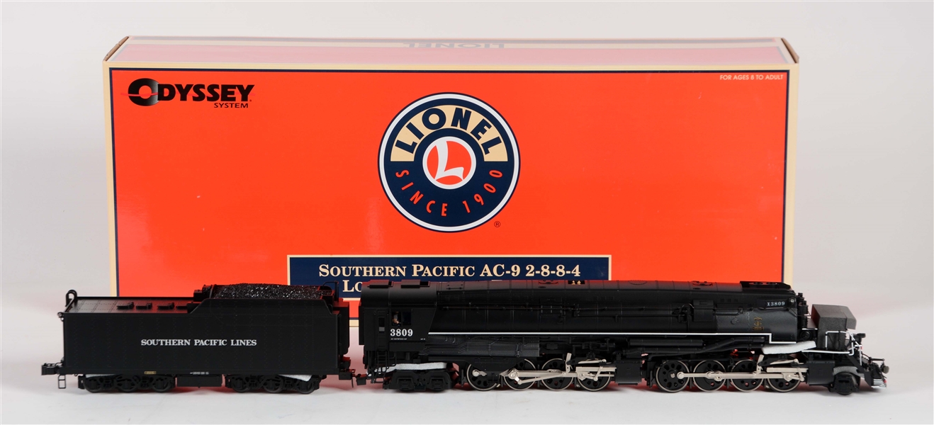 LIONEL 38031 SOUTHERN PACIFIC AC-9 STEAM LOCOMOTIVE AND TENDER IN BOX.