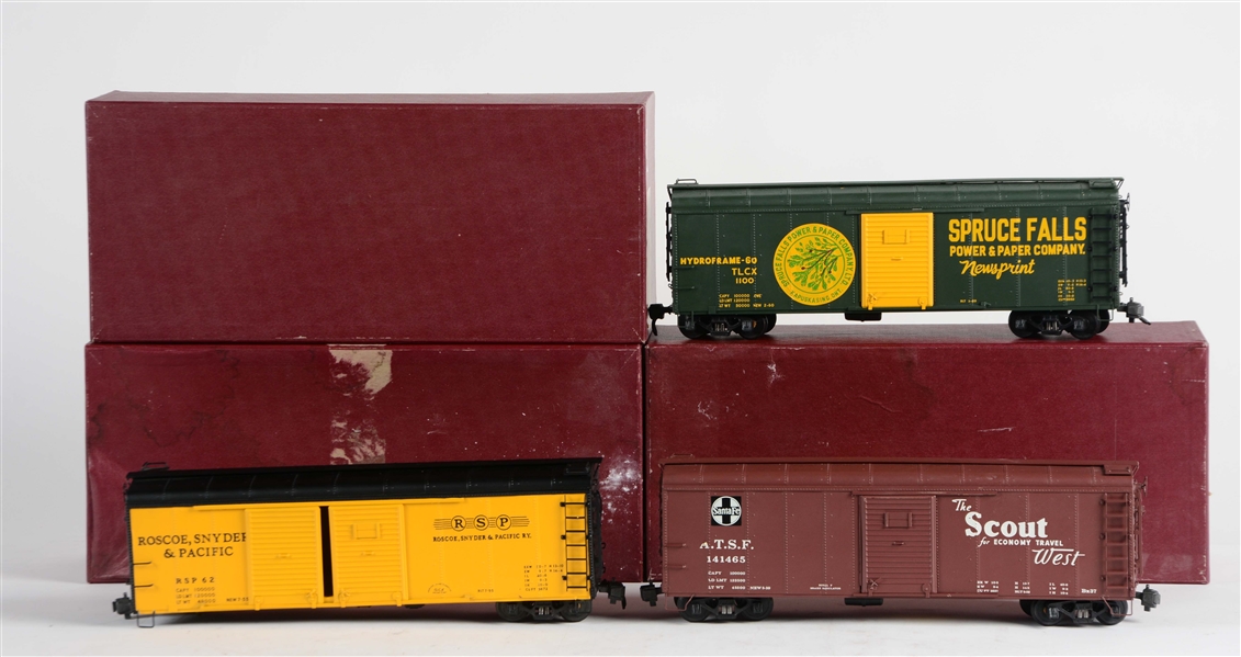 LOT OF 3: J&M MODELS AMERICA BOX CARS IN BOXES.