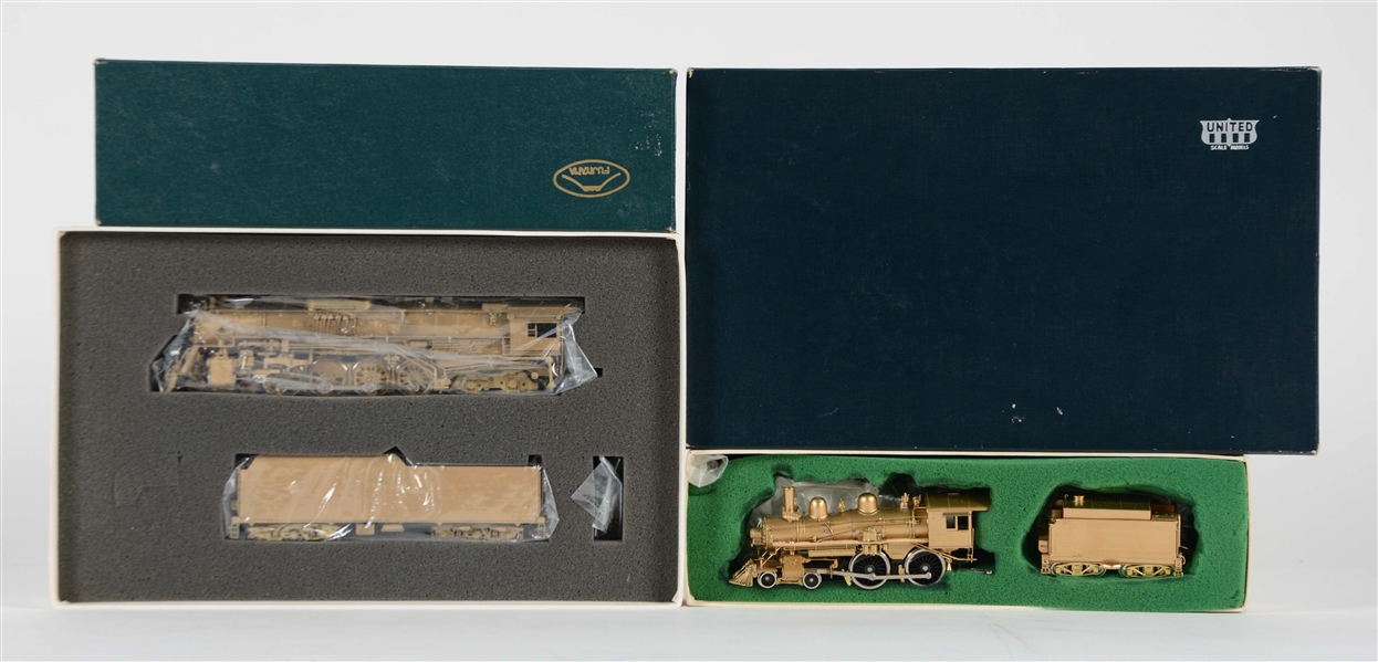 LOT OF 2: BRASS LOCOMOTIVES & TENDERS IN BOXES.