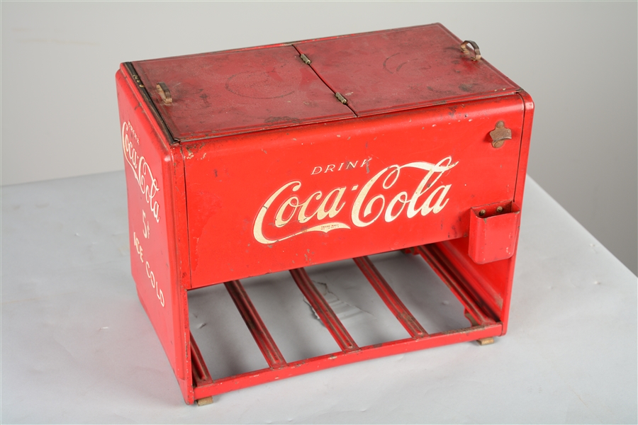 Lot Detail - 1939 COCA-COLA SALESMAN SAMPLE COOLER.