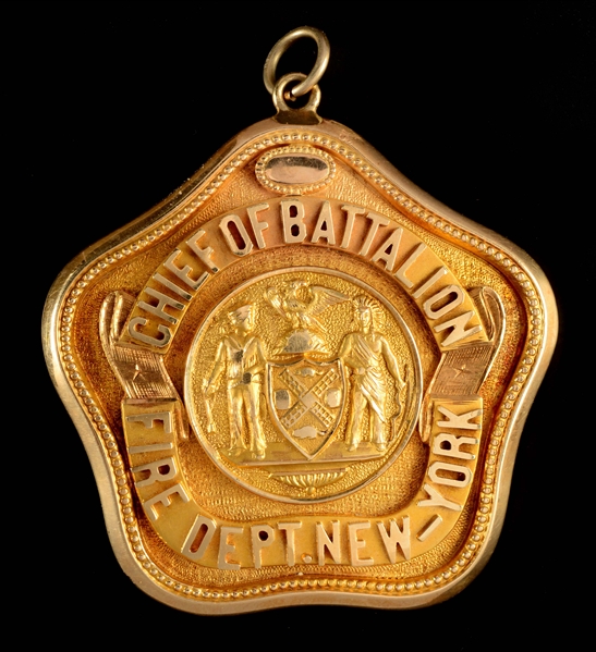 FDNY CHIEF OF BATTALIONS PRESENTATION 14K GOLD BADGE.