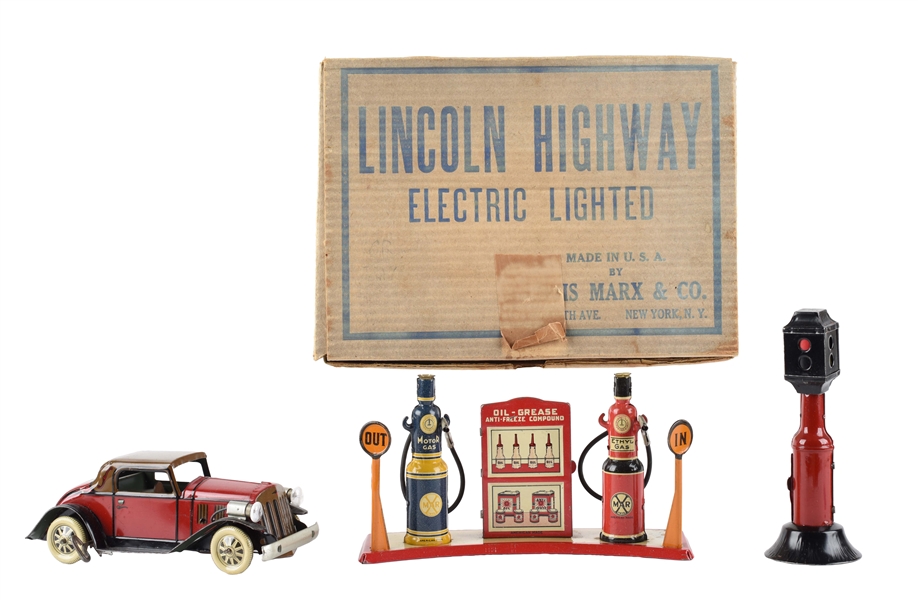 SCARCE MARX TIN LITHO LINCOLN HIGHWAY CAR & GAS PUMP SET WITH BOX.