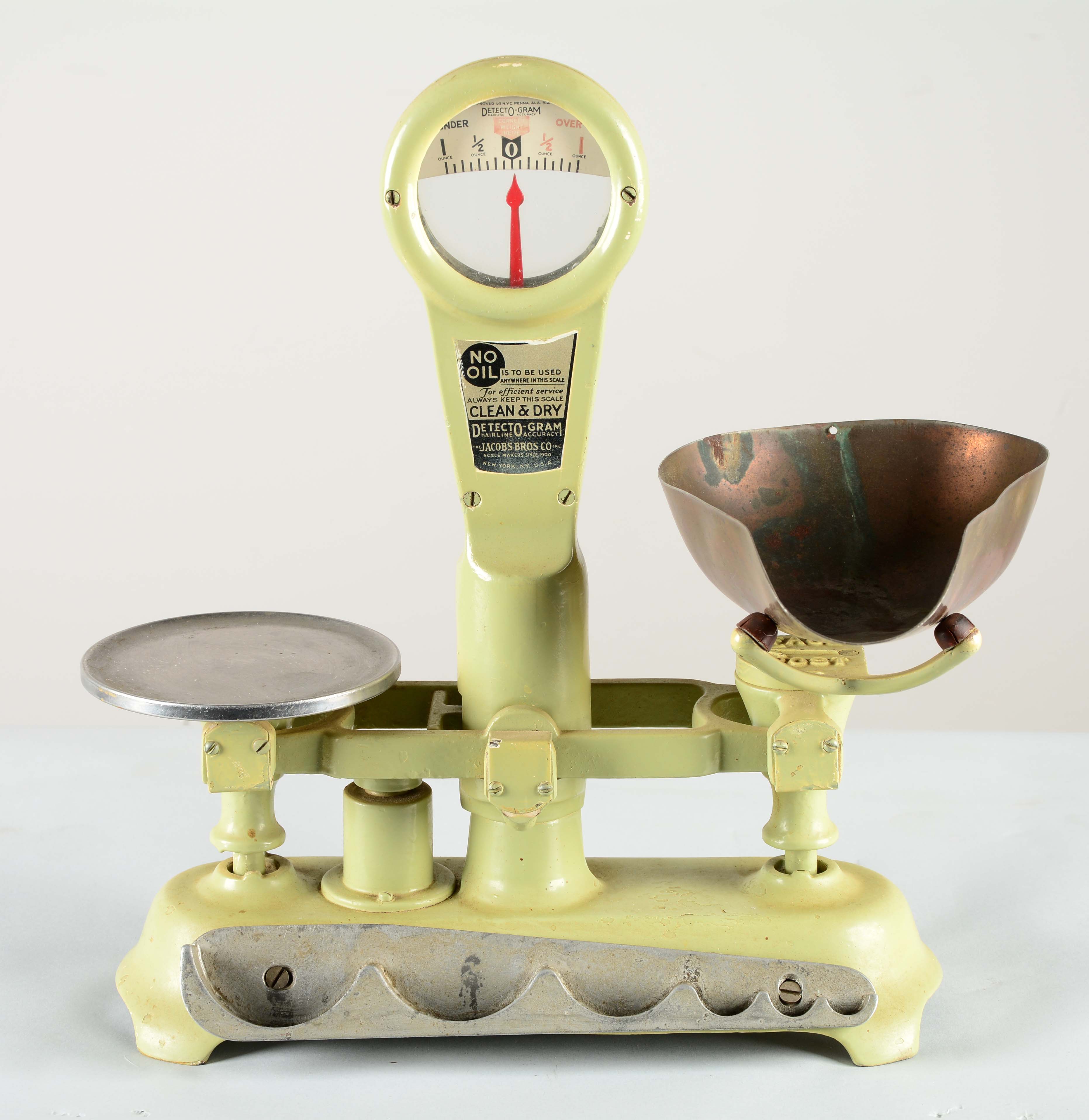 Vintage Vigor Gram Weight Analog Scale. 