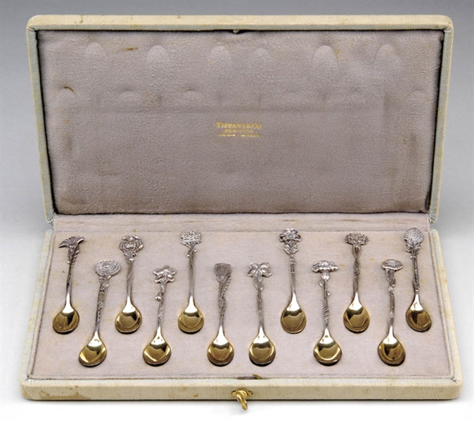 TIFFANY & CO STERLING SILVER SPOONS IN BOX                                                                                                                                                              