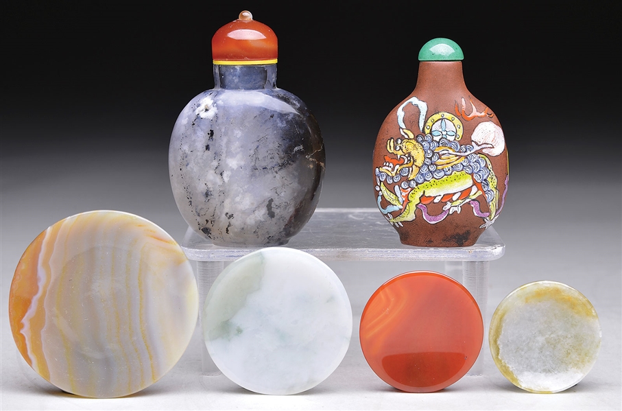 CVD AGATE & YI HSING BTL & 4 SNUFF BOTTLES                                                                                                                                                              