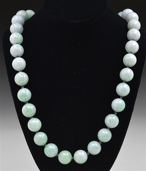 JADEITE NECKLACE                                                                                                                                                                                        