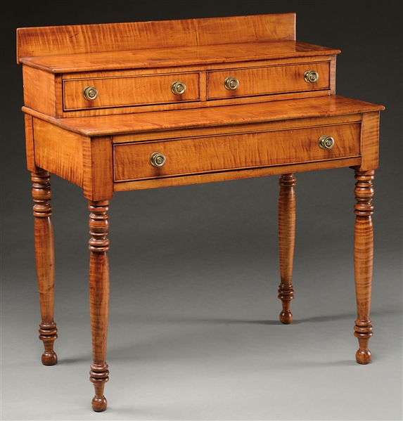 SHER TIG MAPLE DRESSING TABLE                                                                                                                                                                           