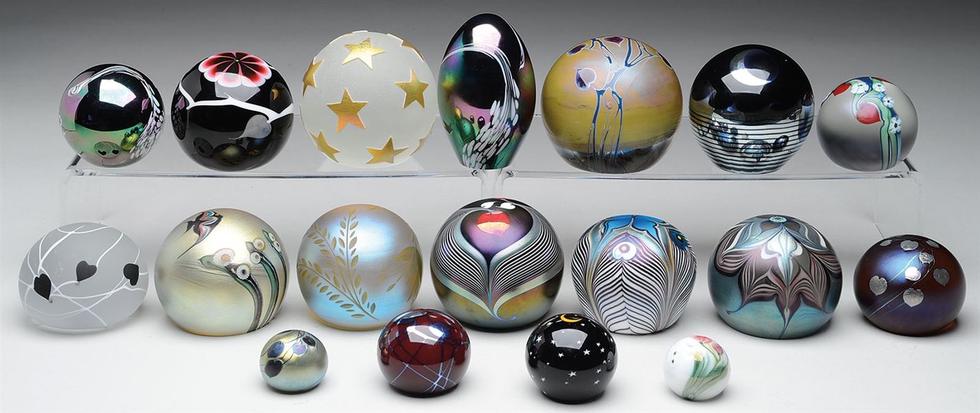 18 DECORATED PAPERWEIGHTS                                                                                                                                                                               